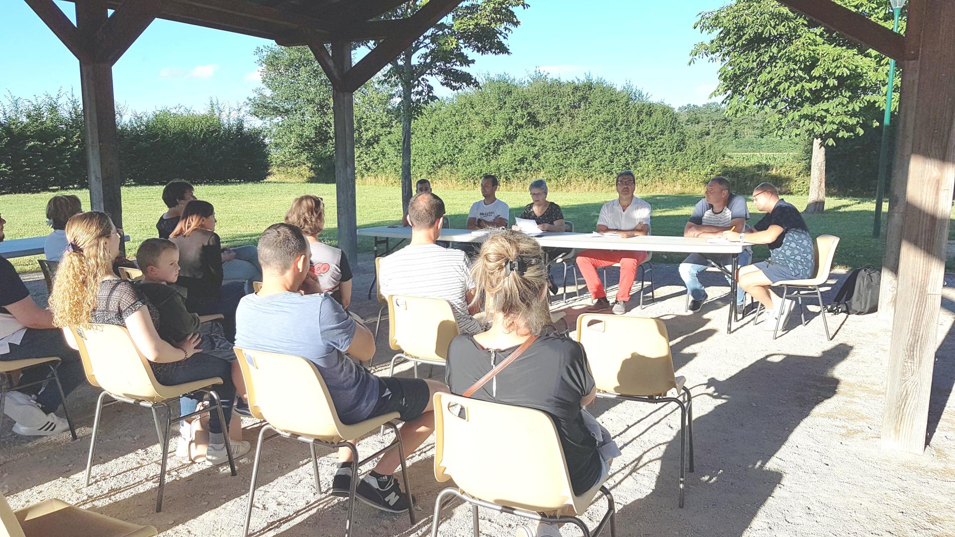 Photo assemblée générale de la Lutte sous le Préau